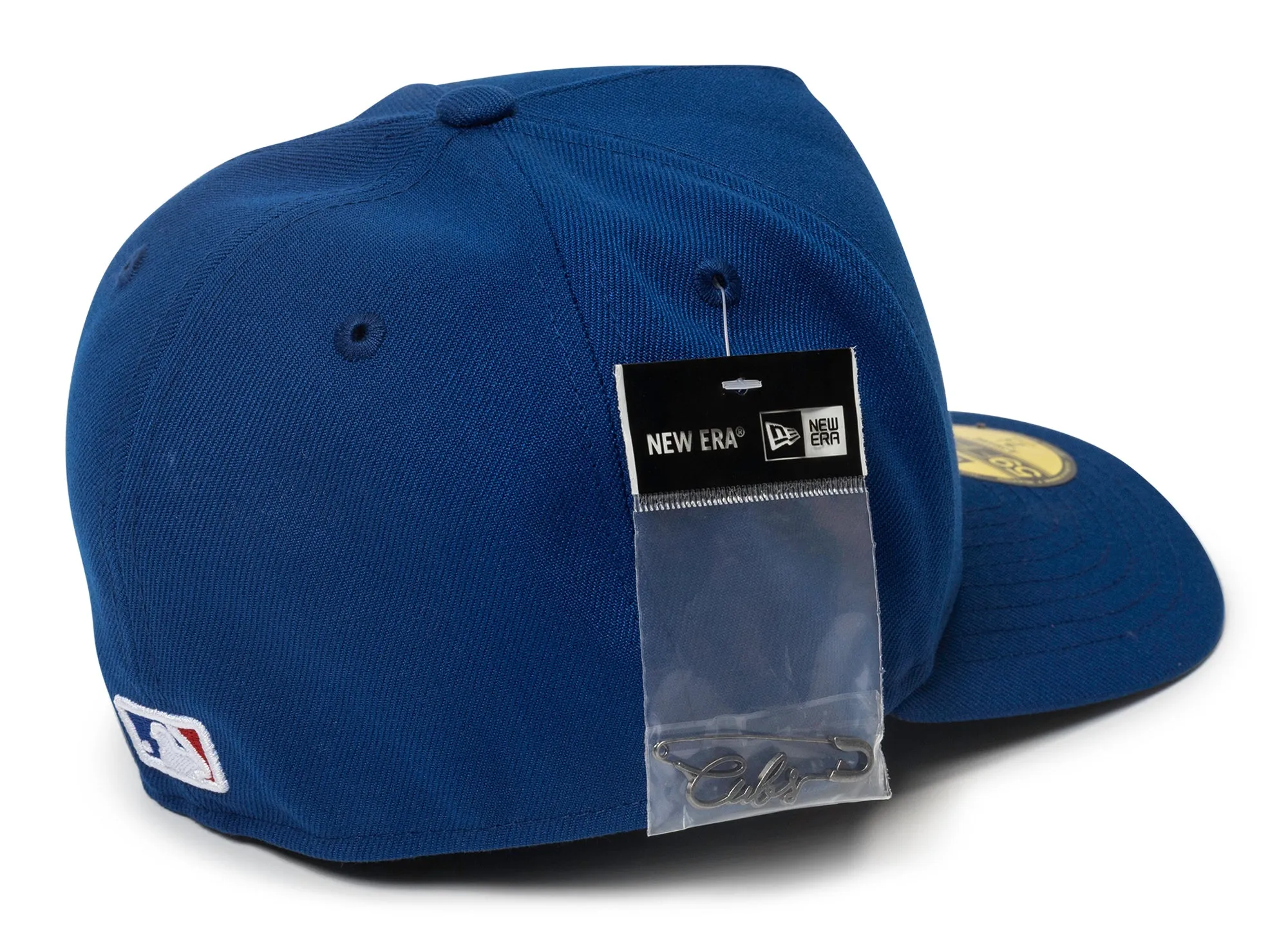 New Era Script Safety Pin Chicago Cubs Fitted Hat xld