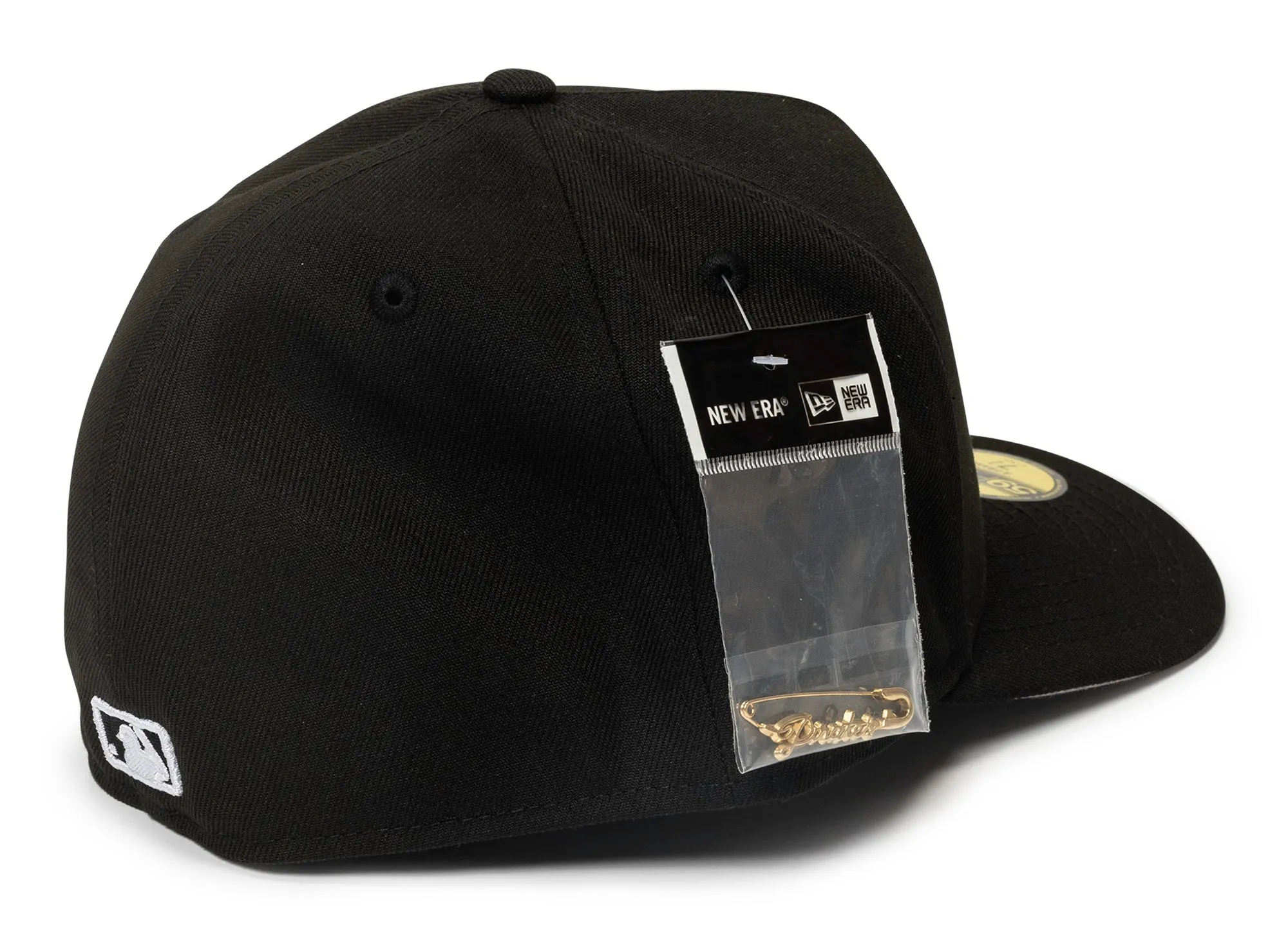 New Era Script Safety Pin Pittsburg Pirates Fitted Hat v2 xld